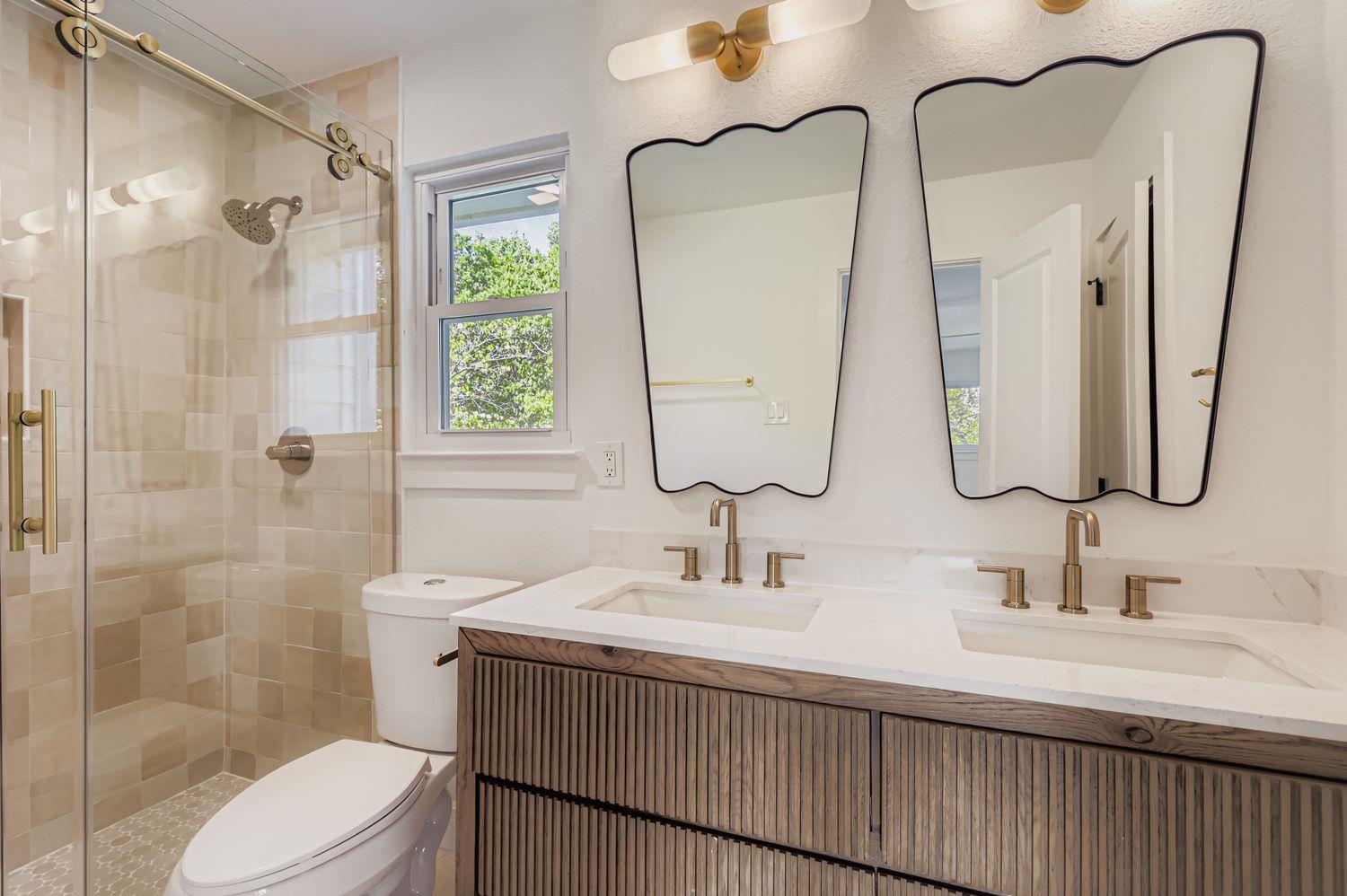 8011 Scotland Yard, Austin