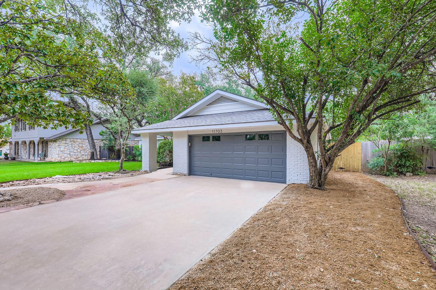 11703 Oak Knoll DR
