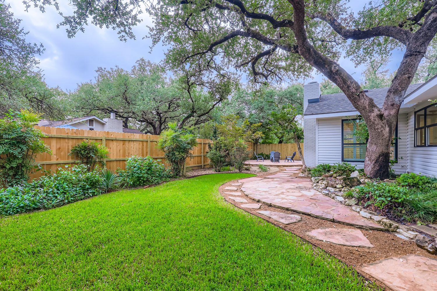11703 Oak Knoll DR