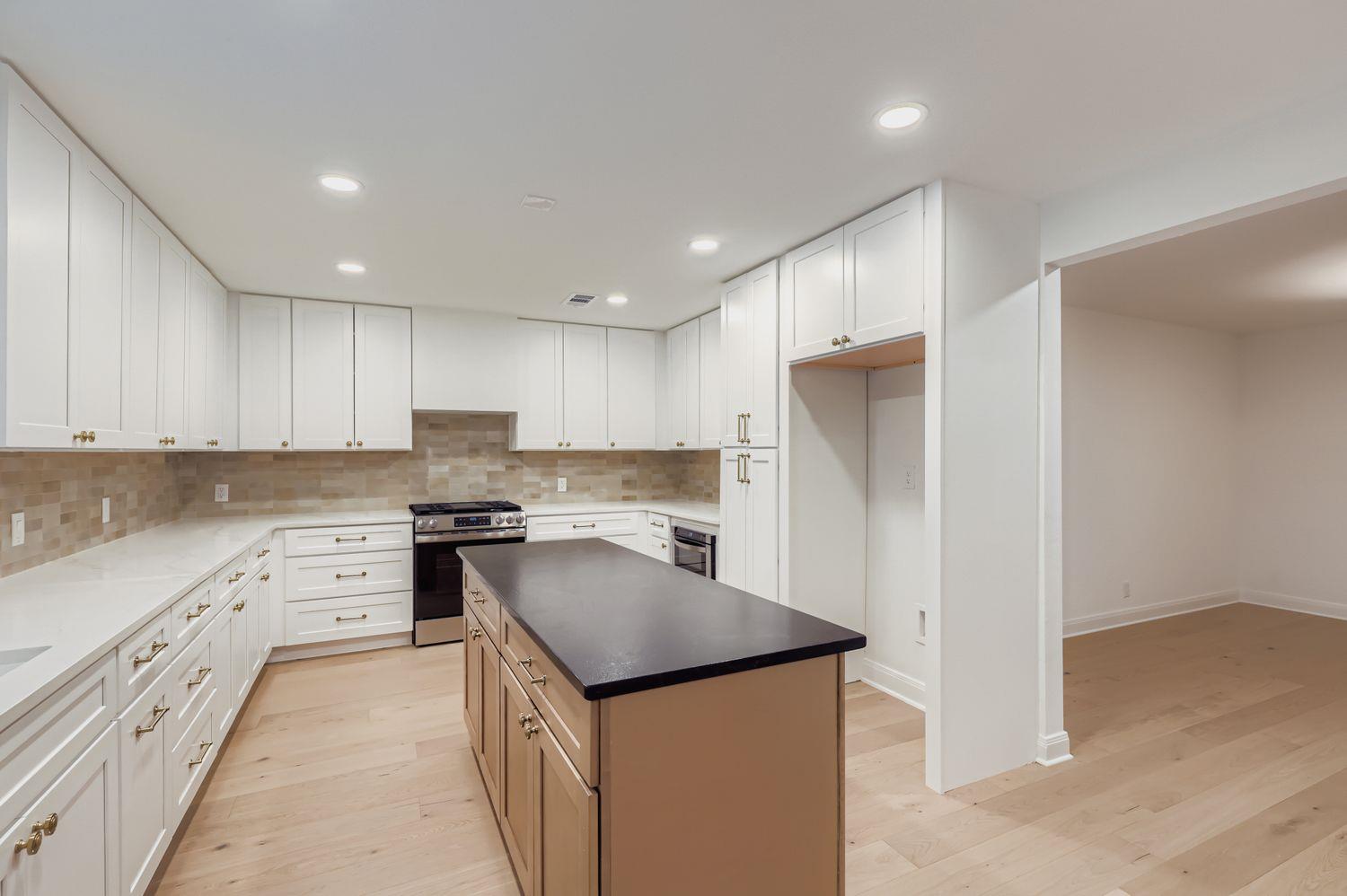 11703 Oak Knoll DR