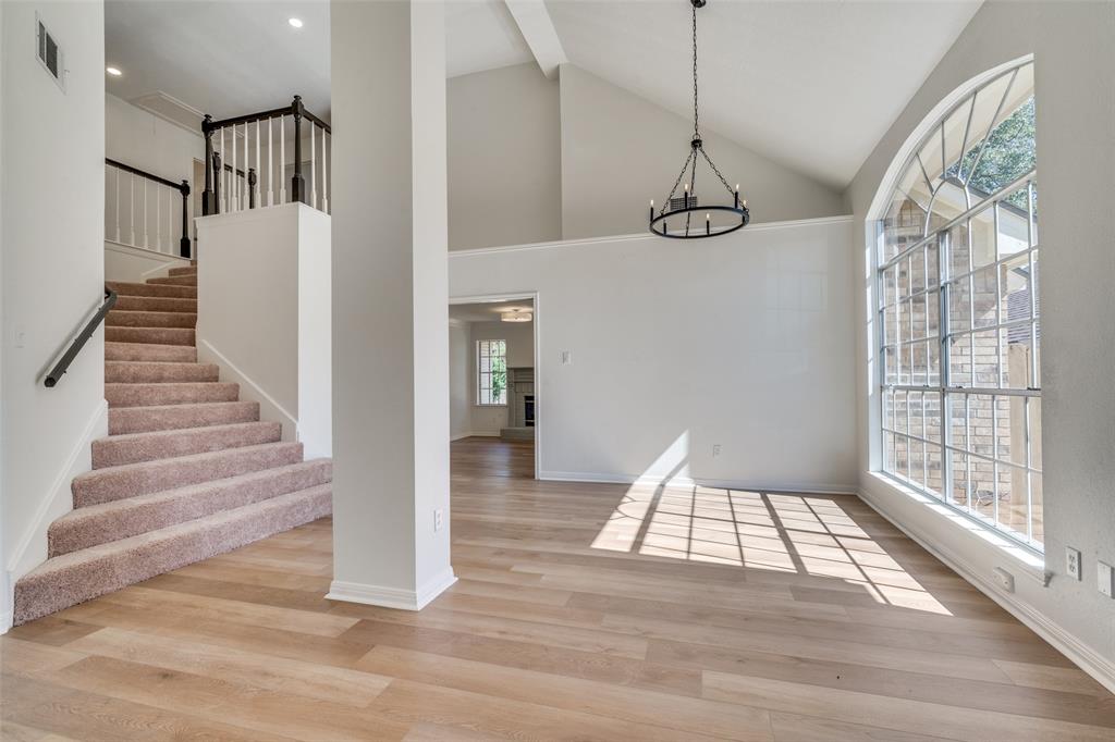 1207 Cardinal LN