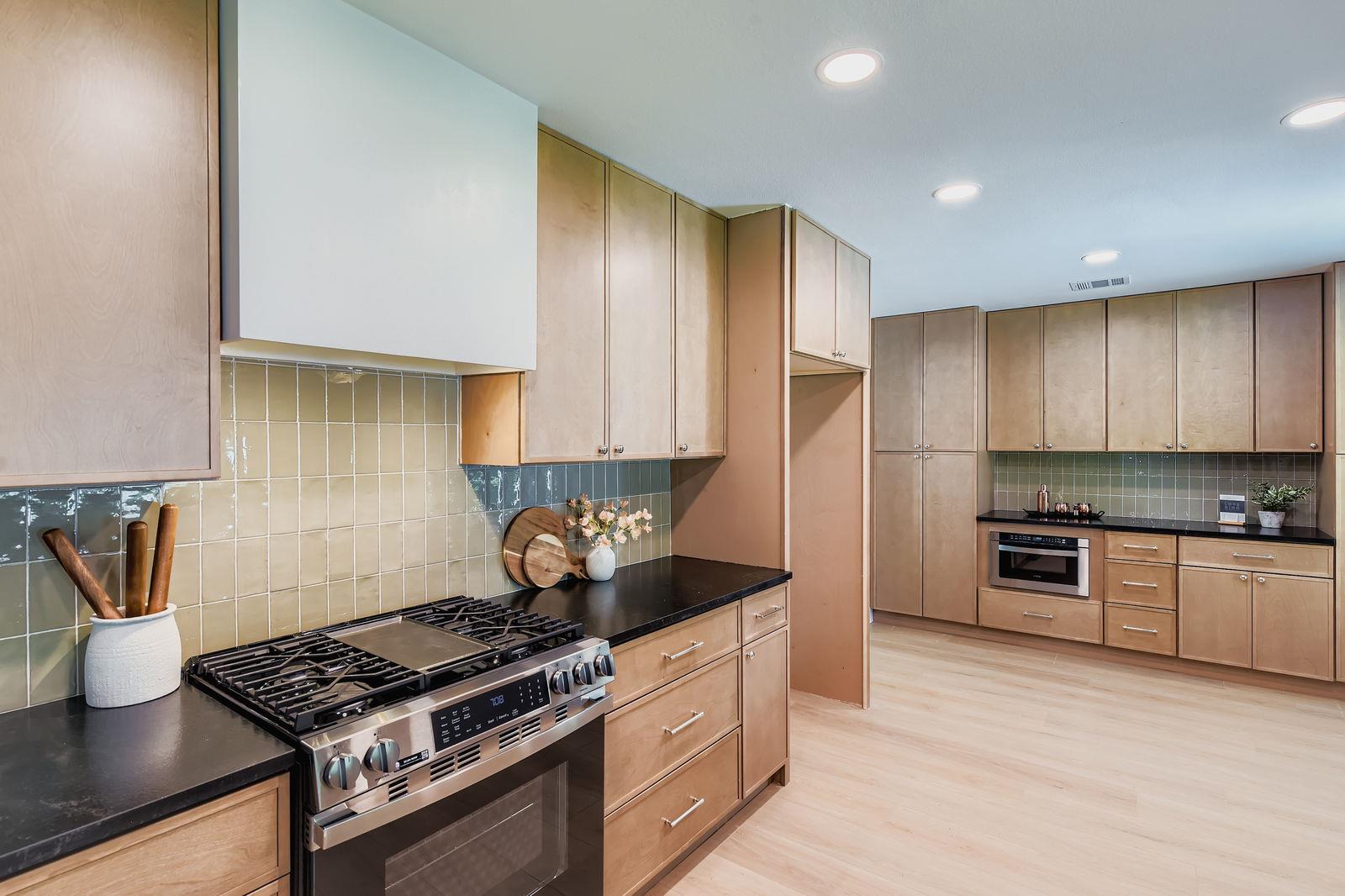 7409 Whistlestop DR