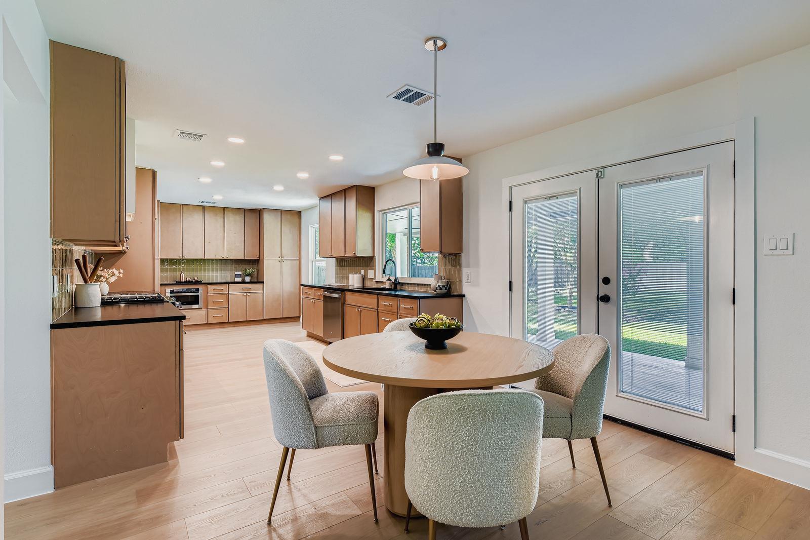7409 Whistlestop DR