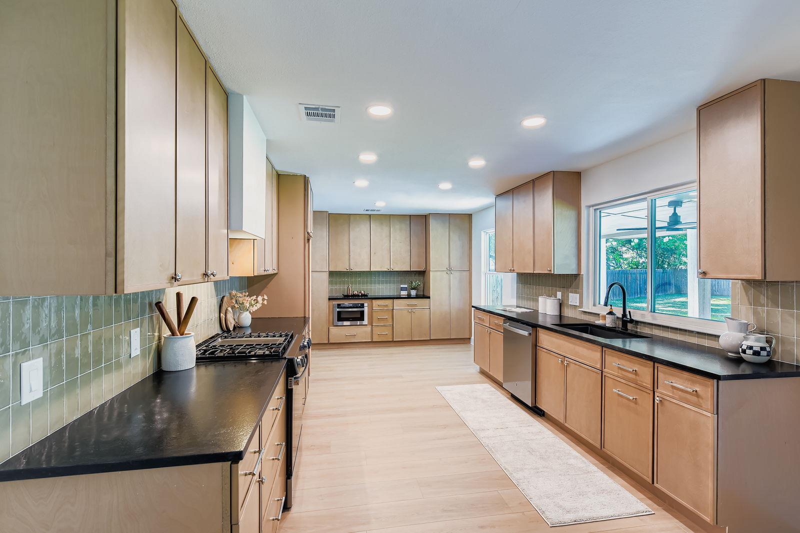 7409 Whistlestop DR