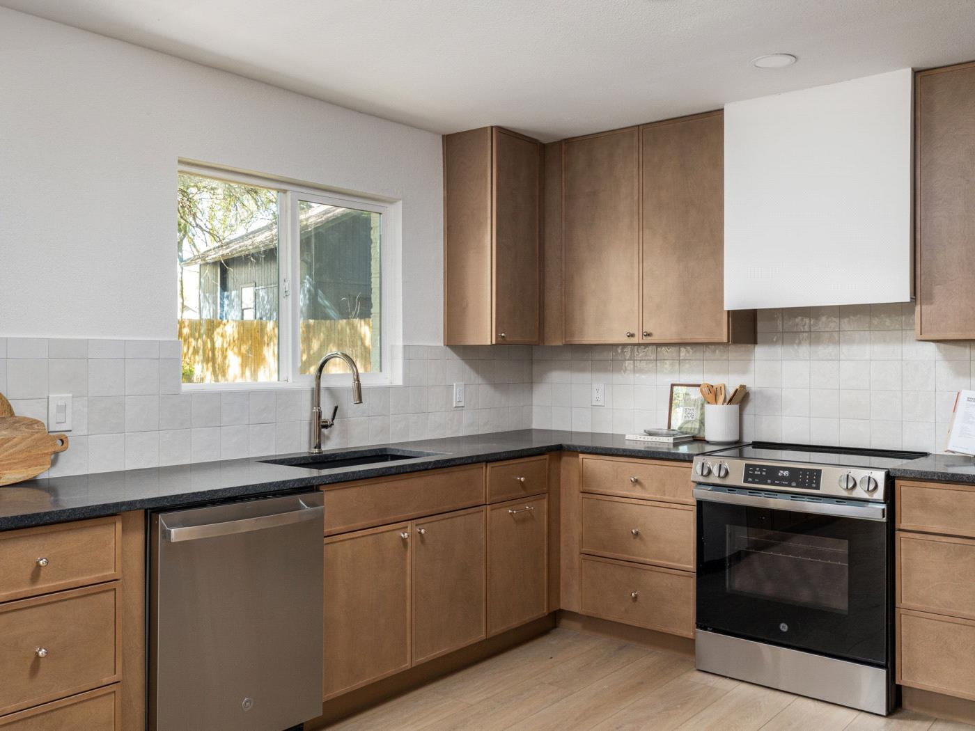 2503 Castledale DR, Austin