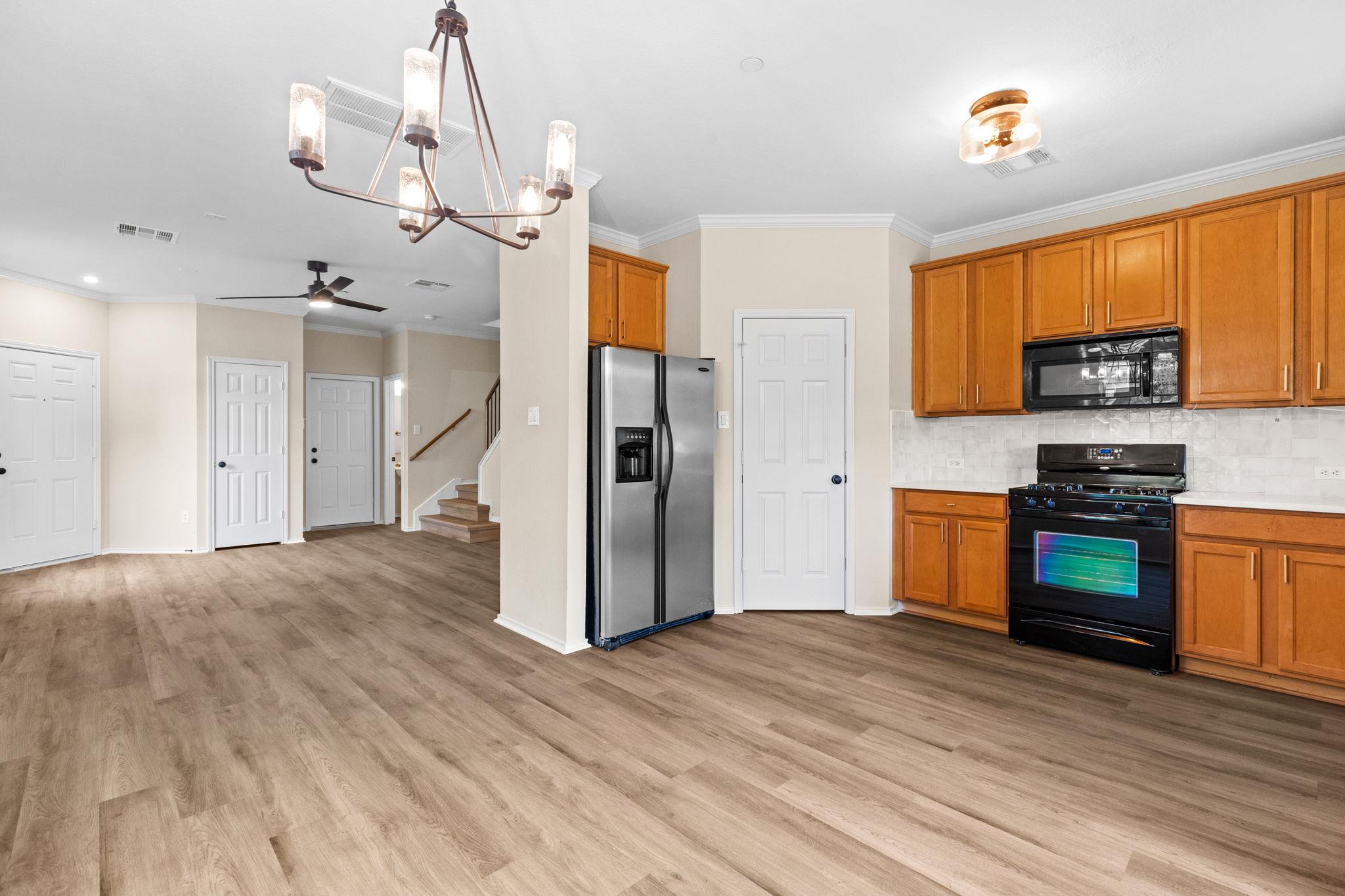 9201 Brodie LN # 1002