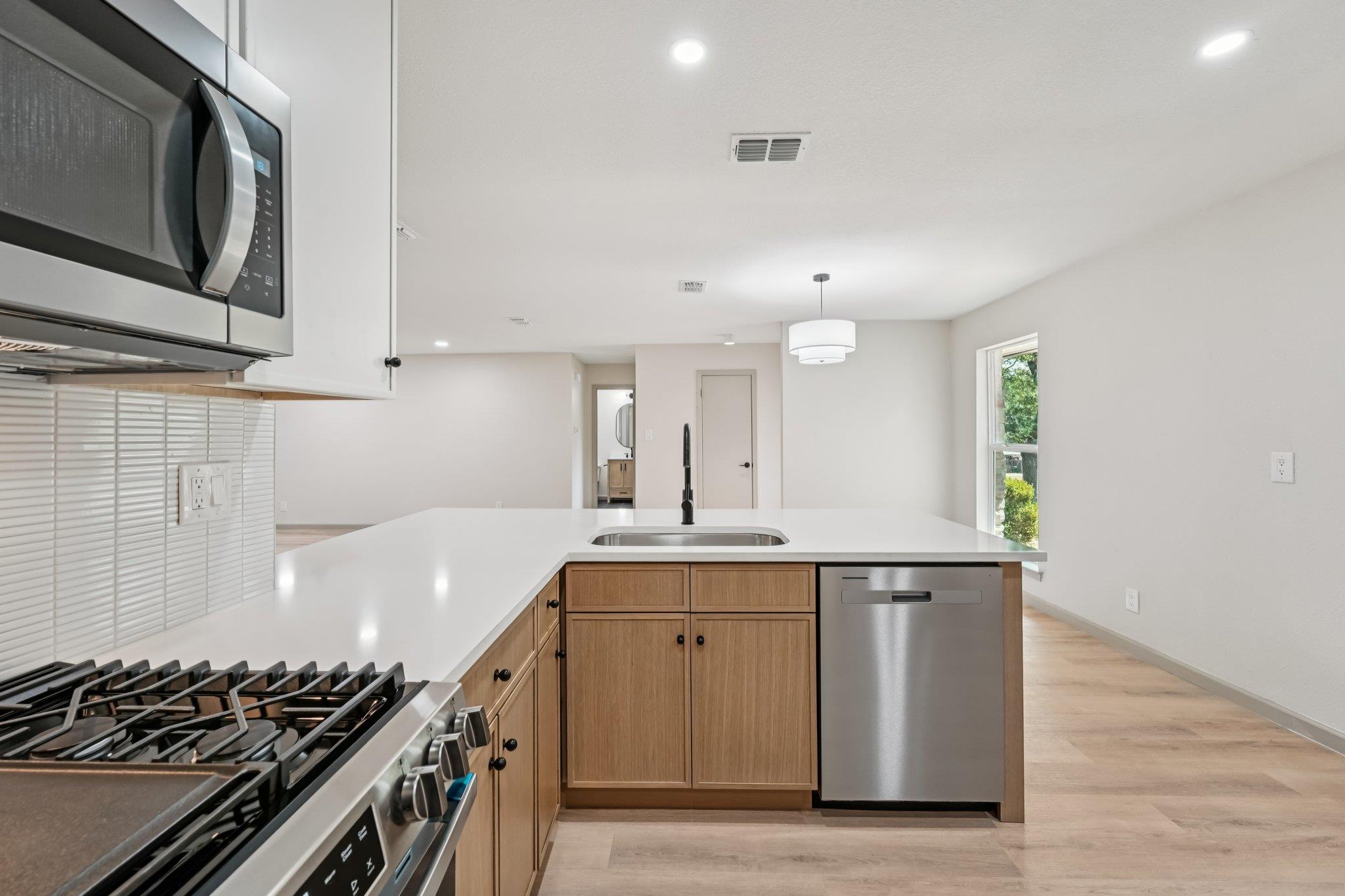 8304 Alabama DR