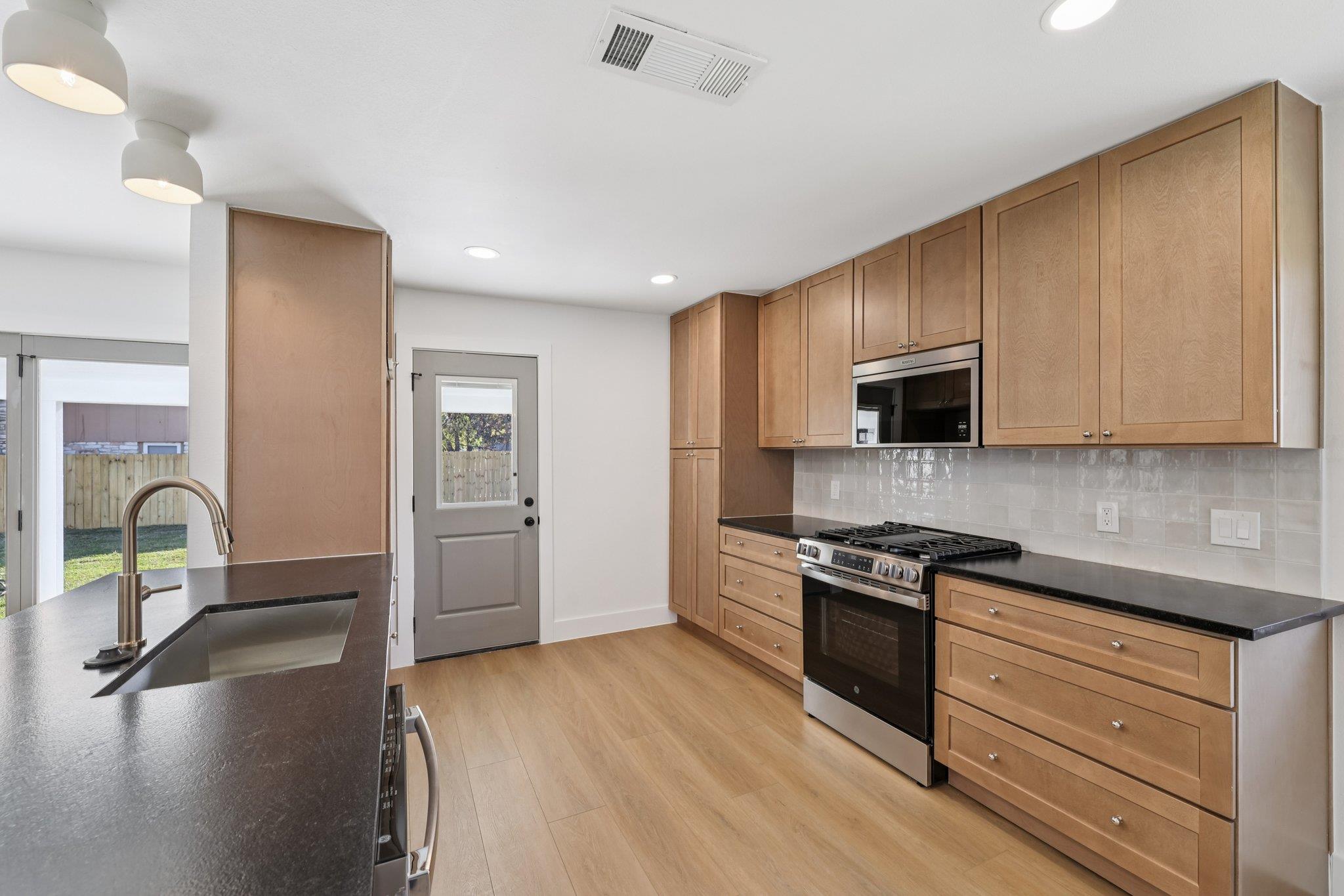 10424 Quail Ridge DR