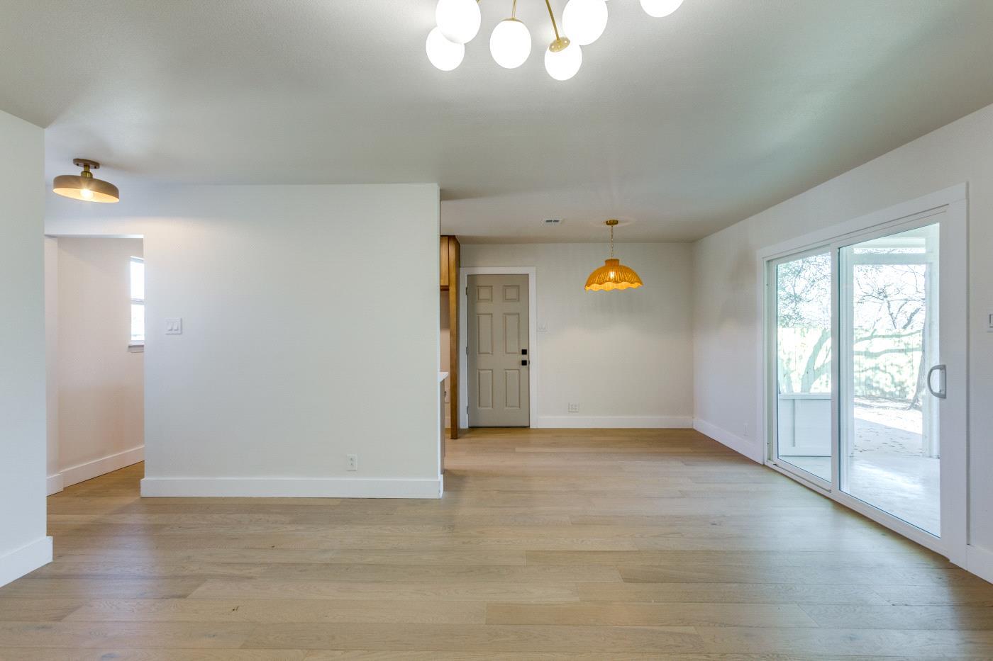 6401 Cooper LN