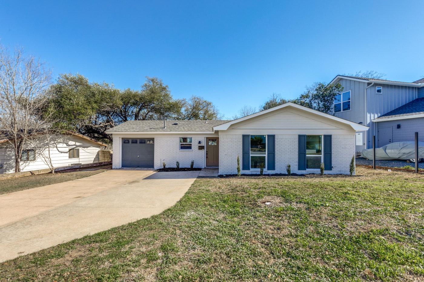 6401 Cooper LN
