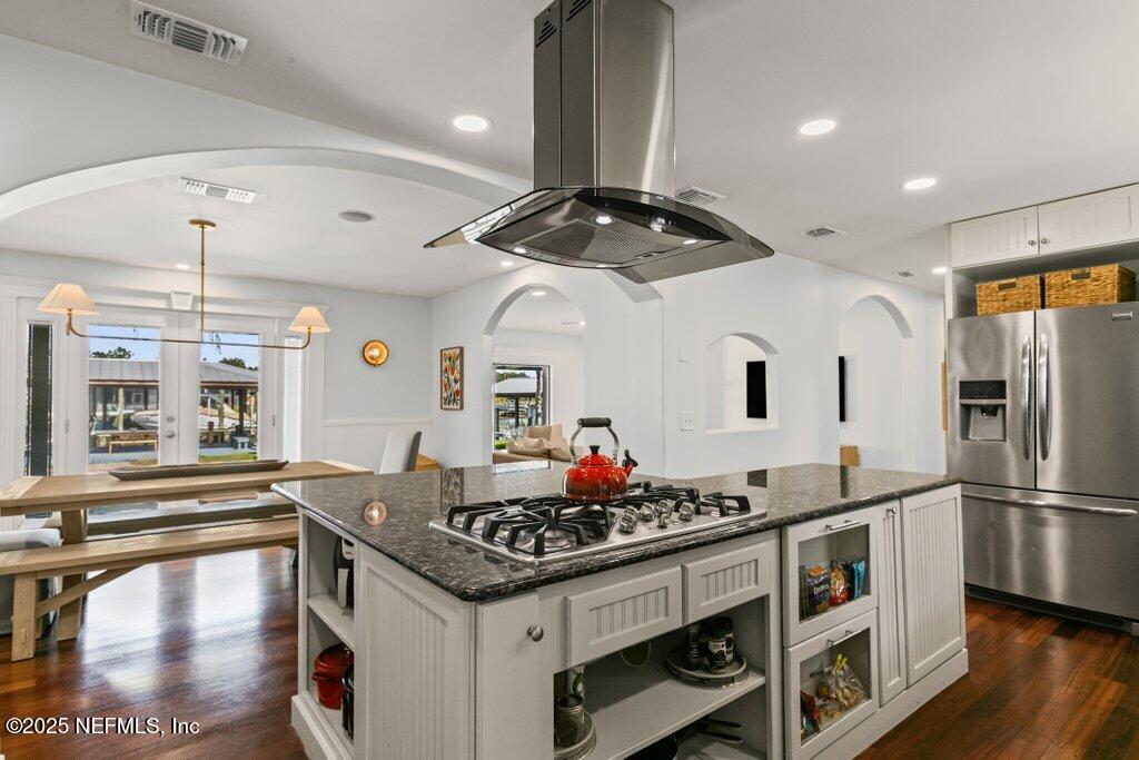 4322 TIDEVIEW Drive