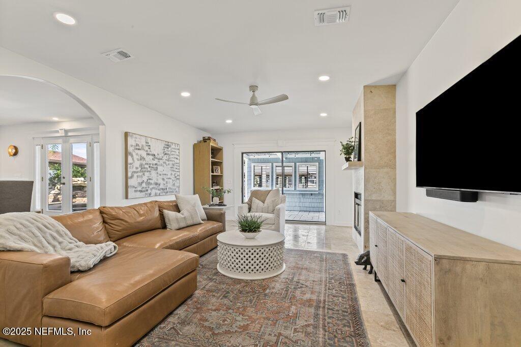 4322 TIDEVIEW Drive