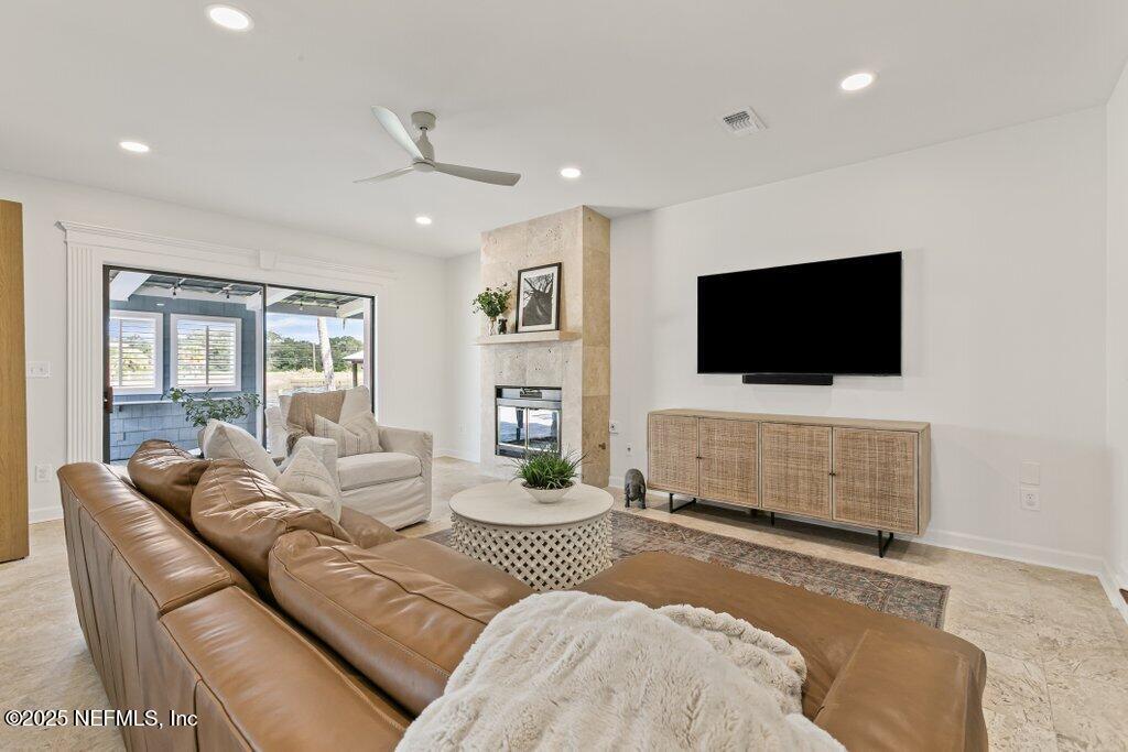 4322 TIDEVIEW Drive