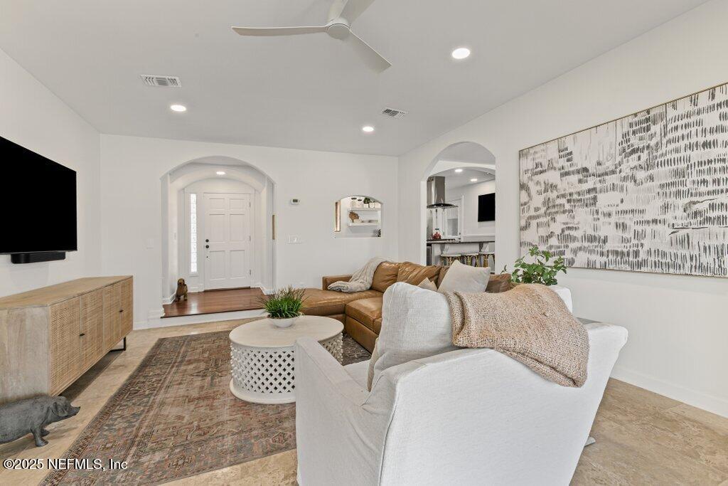 4322 TIDEVIEW Drive