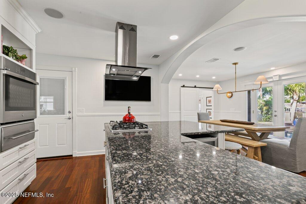 4322 TIDEVIEW Drive