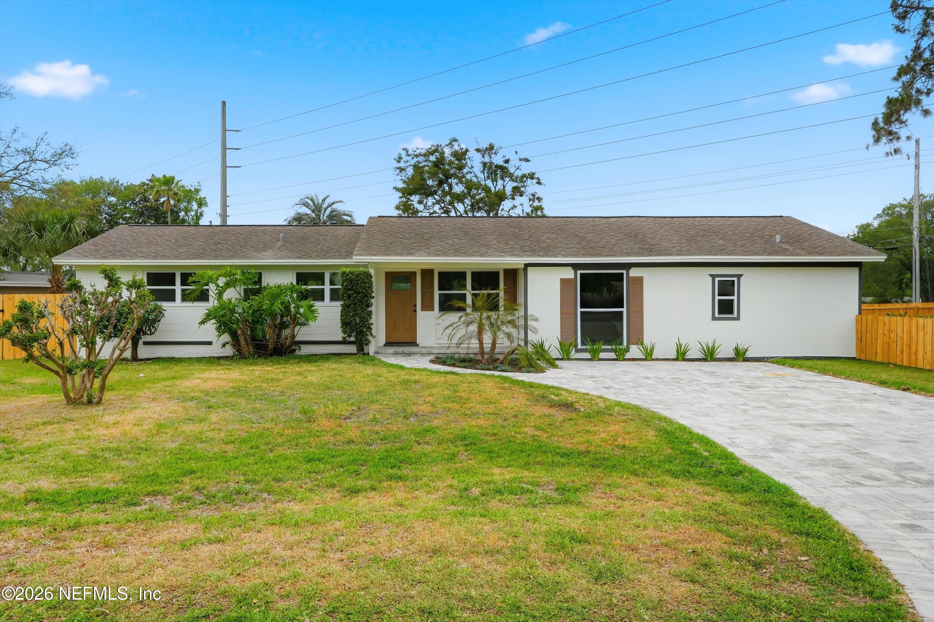 850 HOLLY Drive