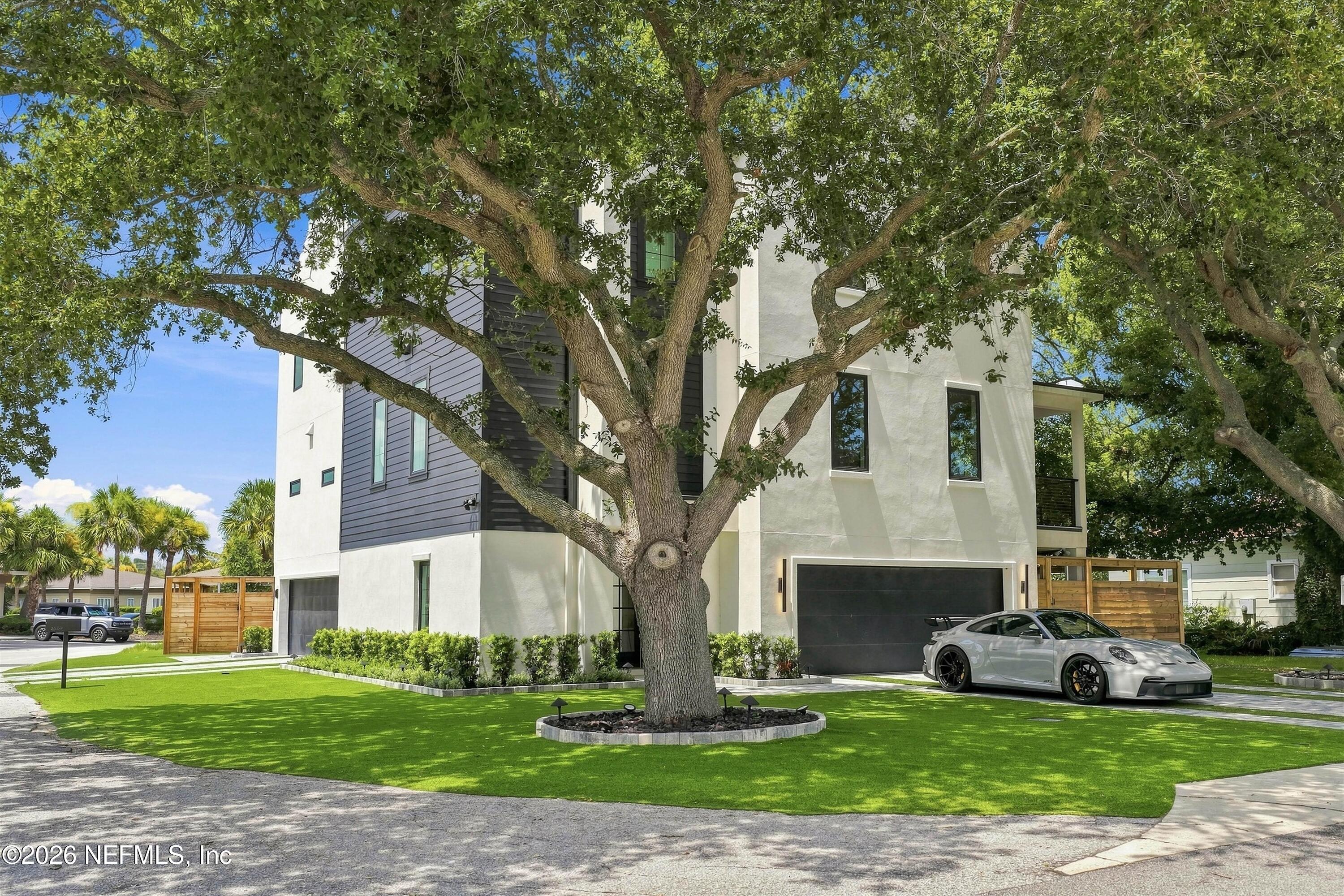 319 ST AUGUSTINE Boulevard