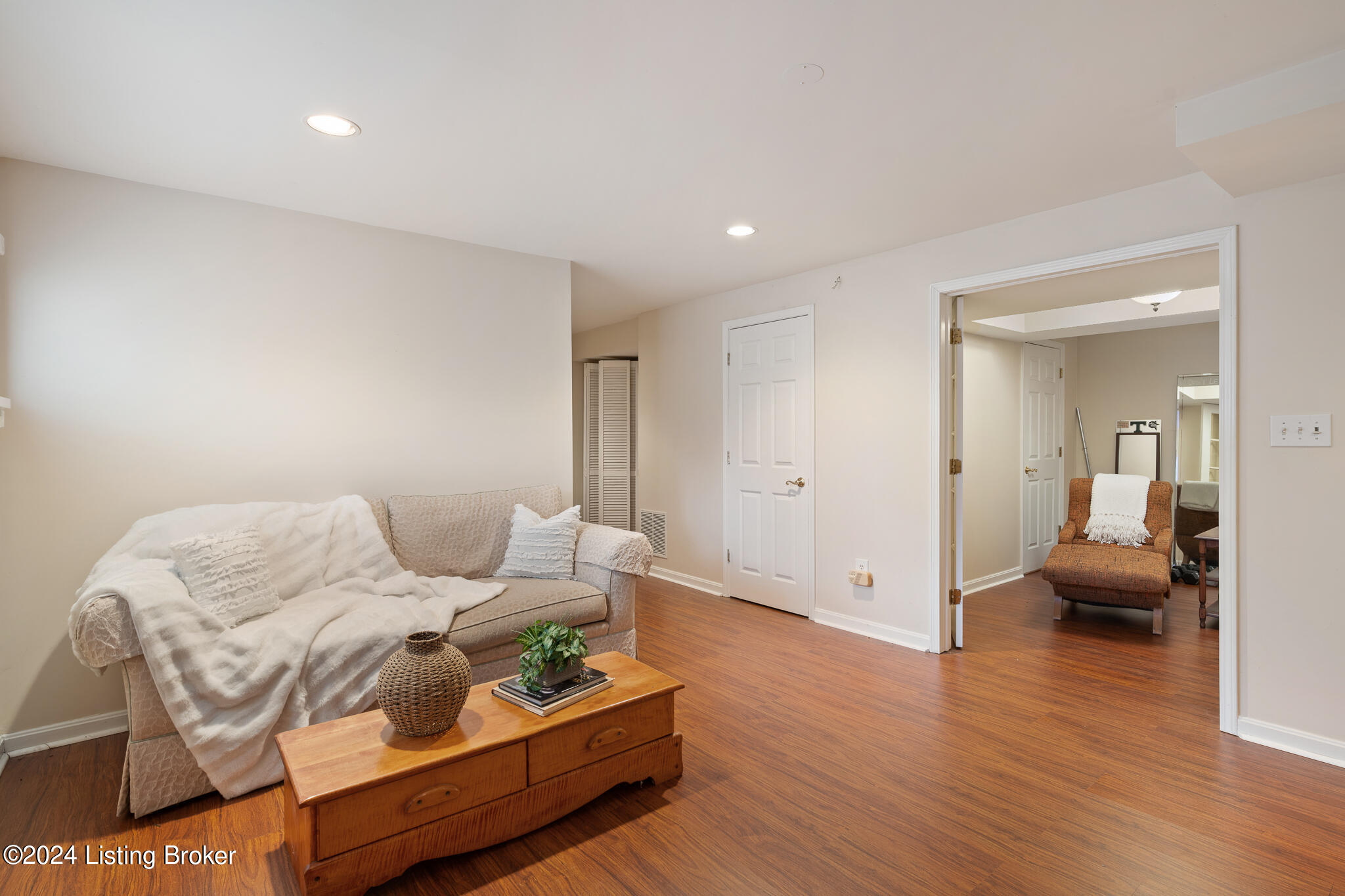 11201 Carriage View Way