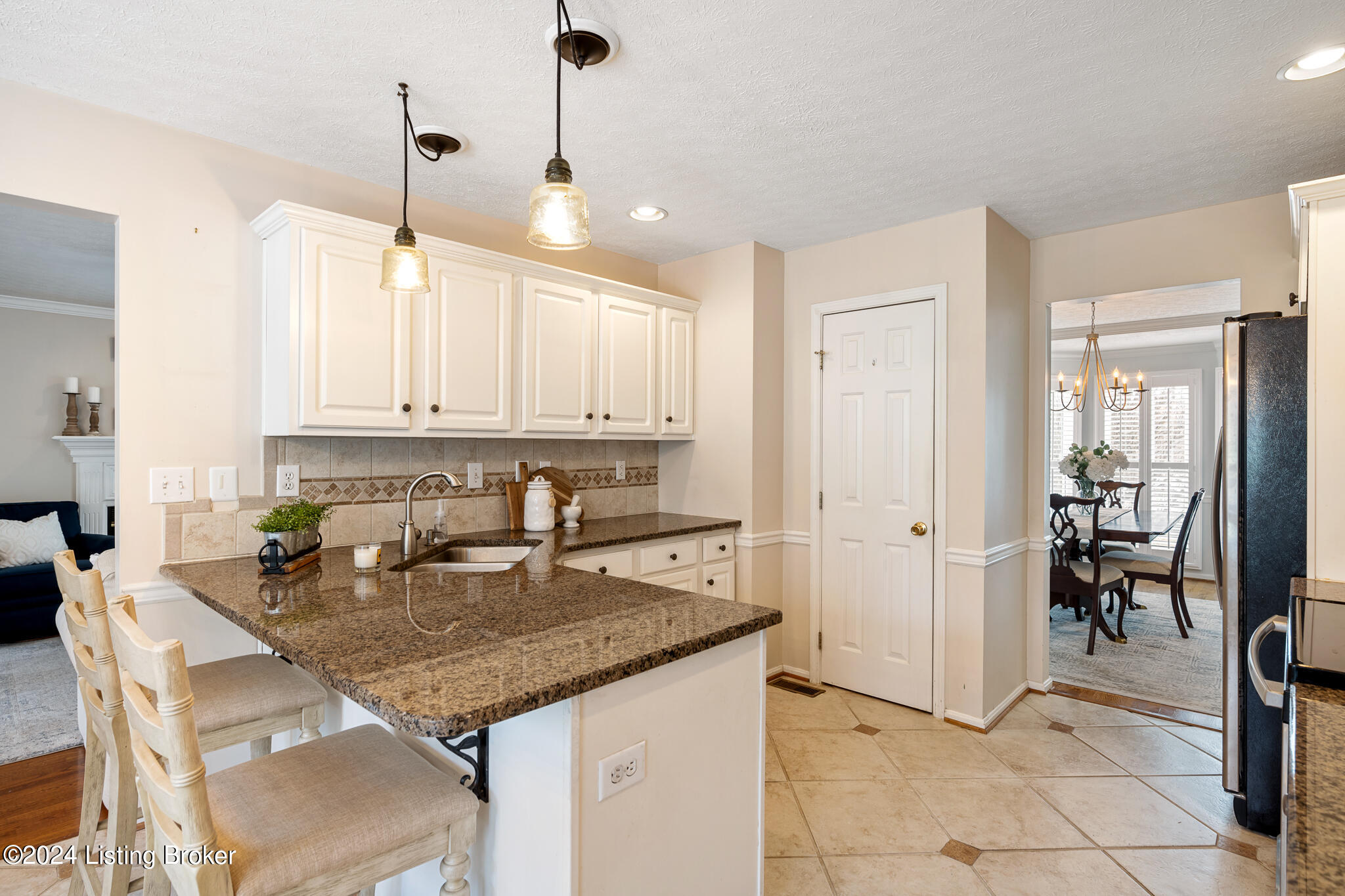 11201 Carriage View Way