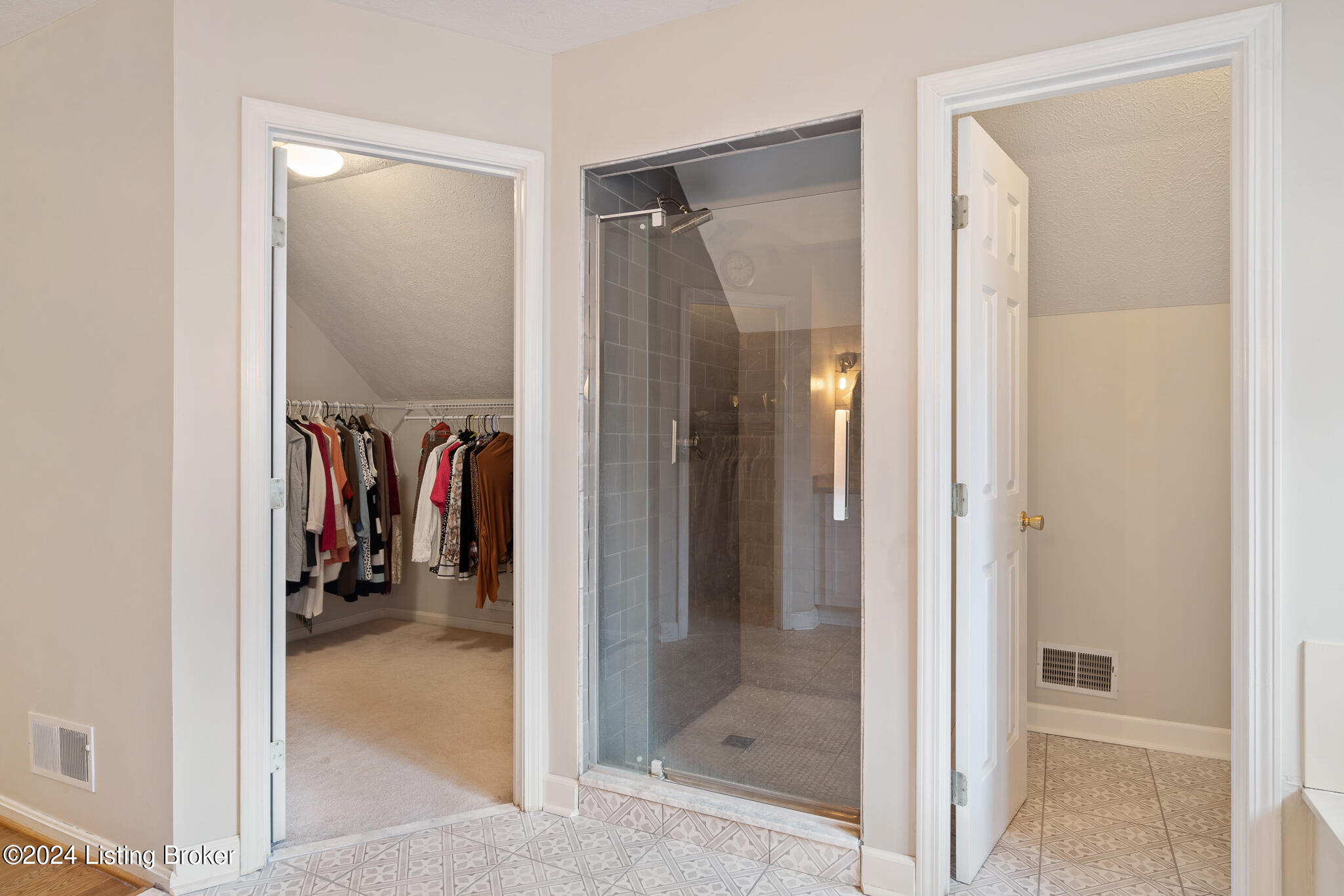 11201 Carriage View Way