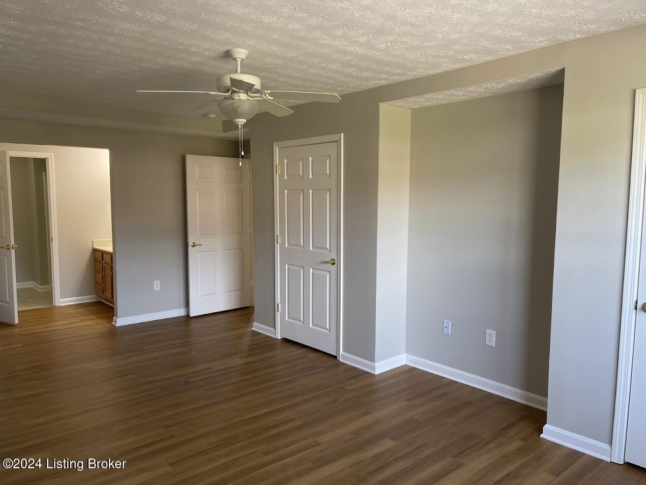 5030 Woodridge Lake Blvd