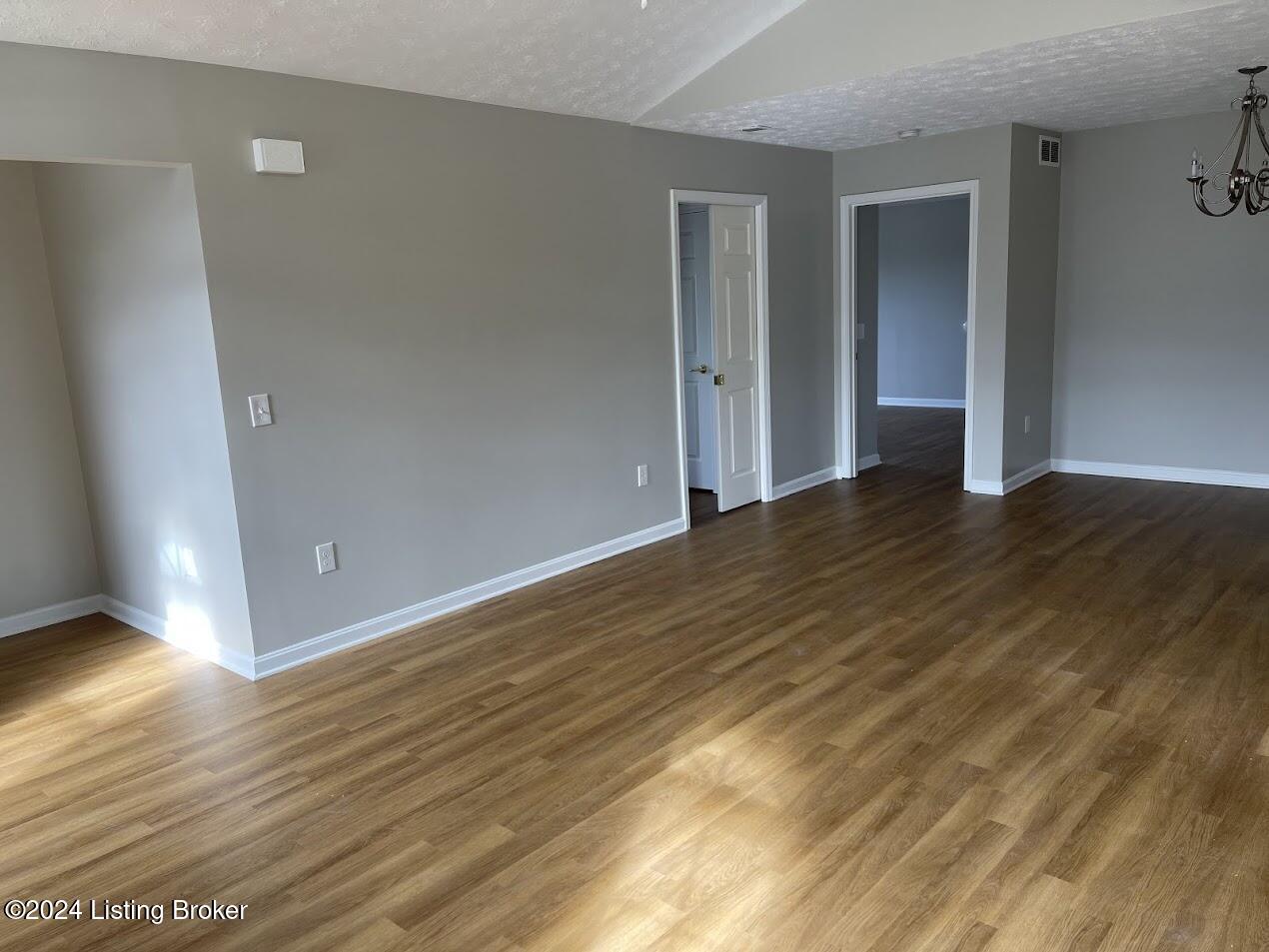 5030 Woodridge Lake Blvd