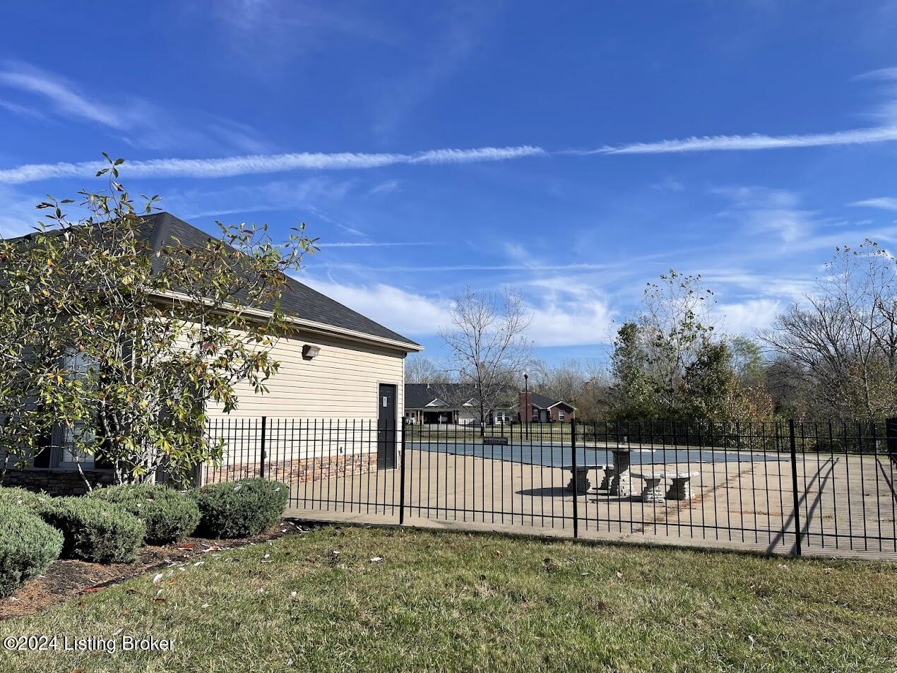 5030 Woodridge Lake Blvd