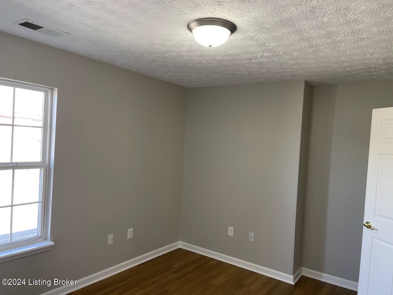 5030 Woodridge Lake Blvd