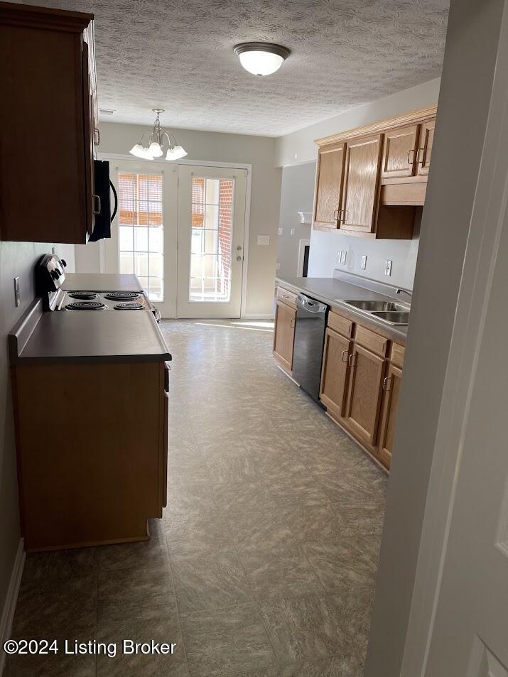 5030 Woodridge Lake Blvd