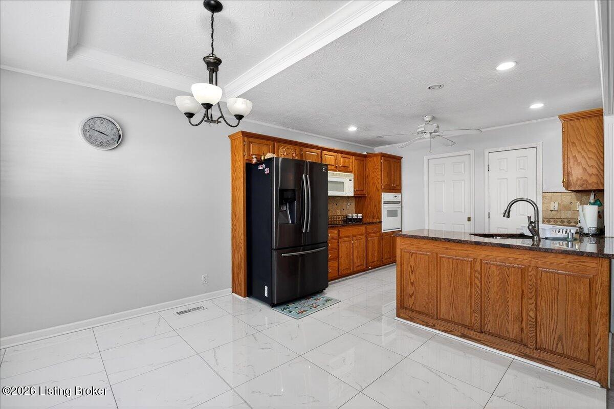 6807 Brighton Springs Ln