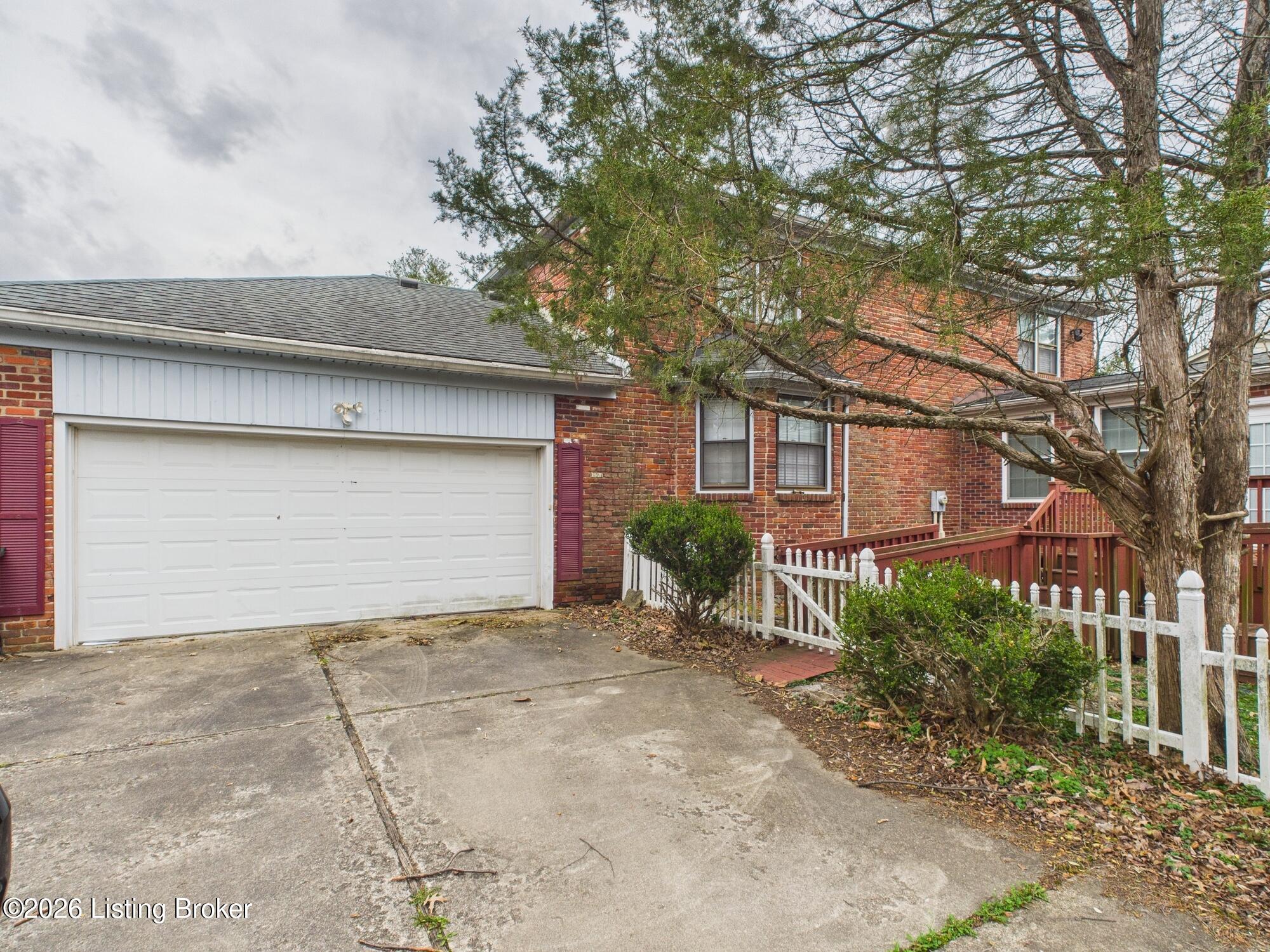 9203 Linn Station Rd