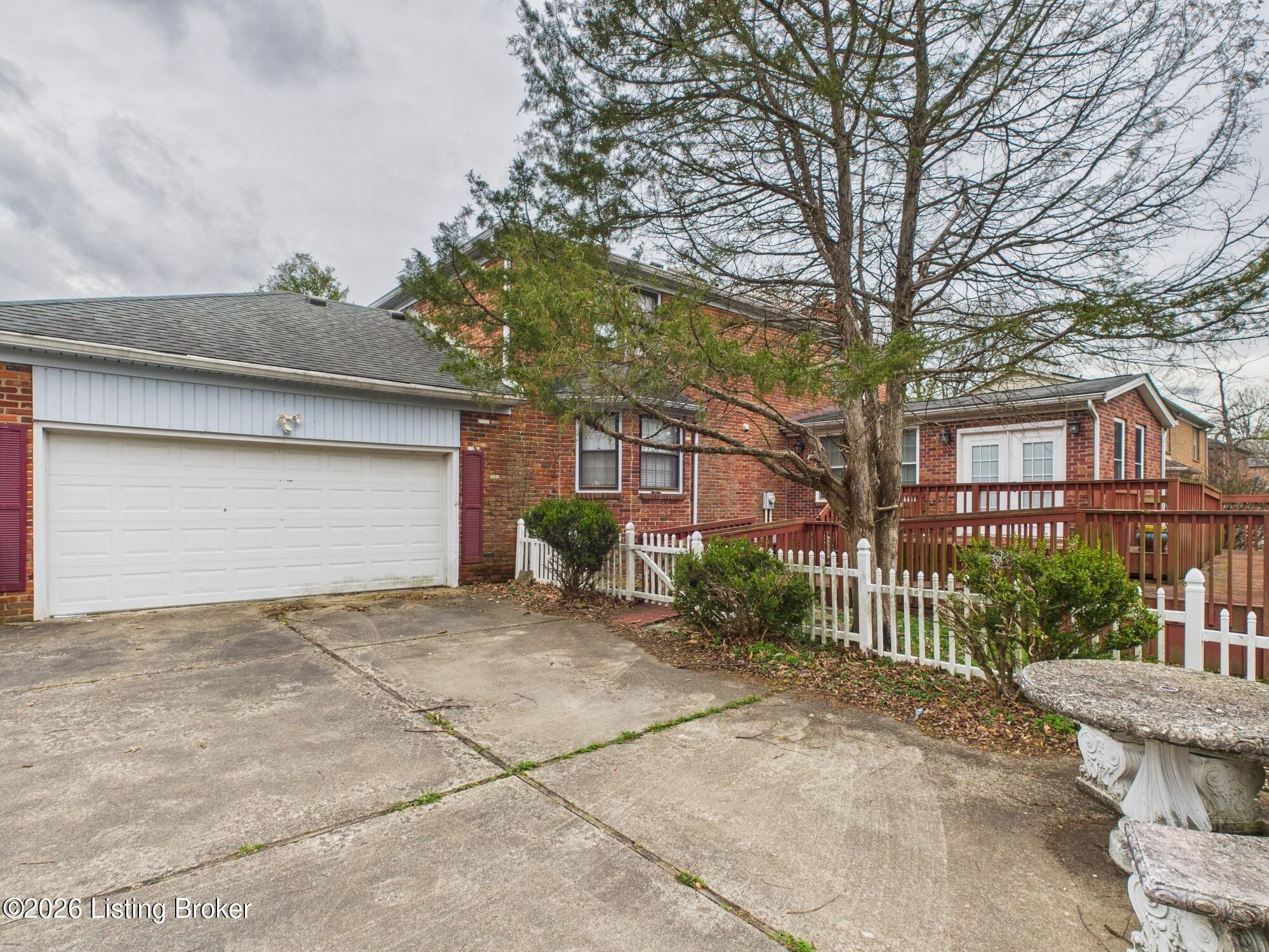 9203 Linn Station Rd