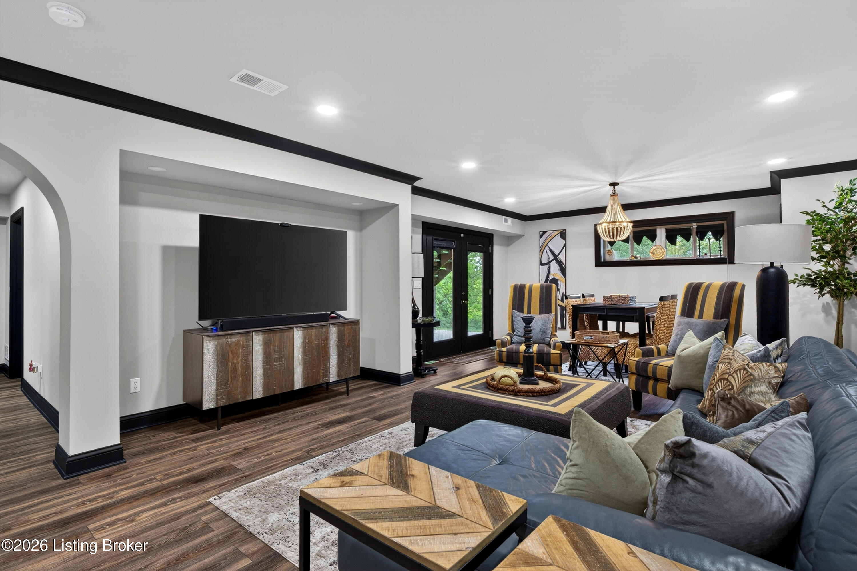 216 Locust Park Pl
