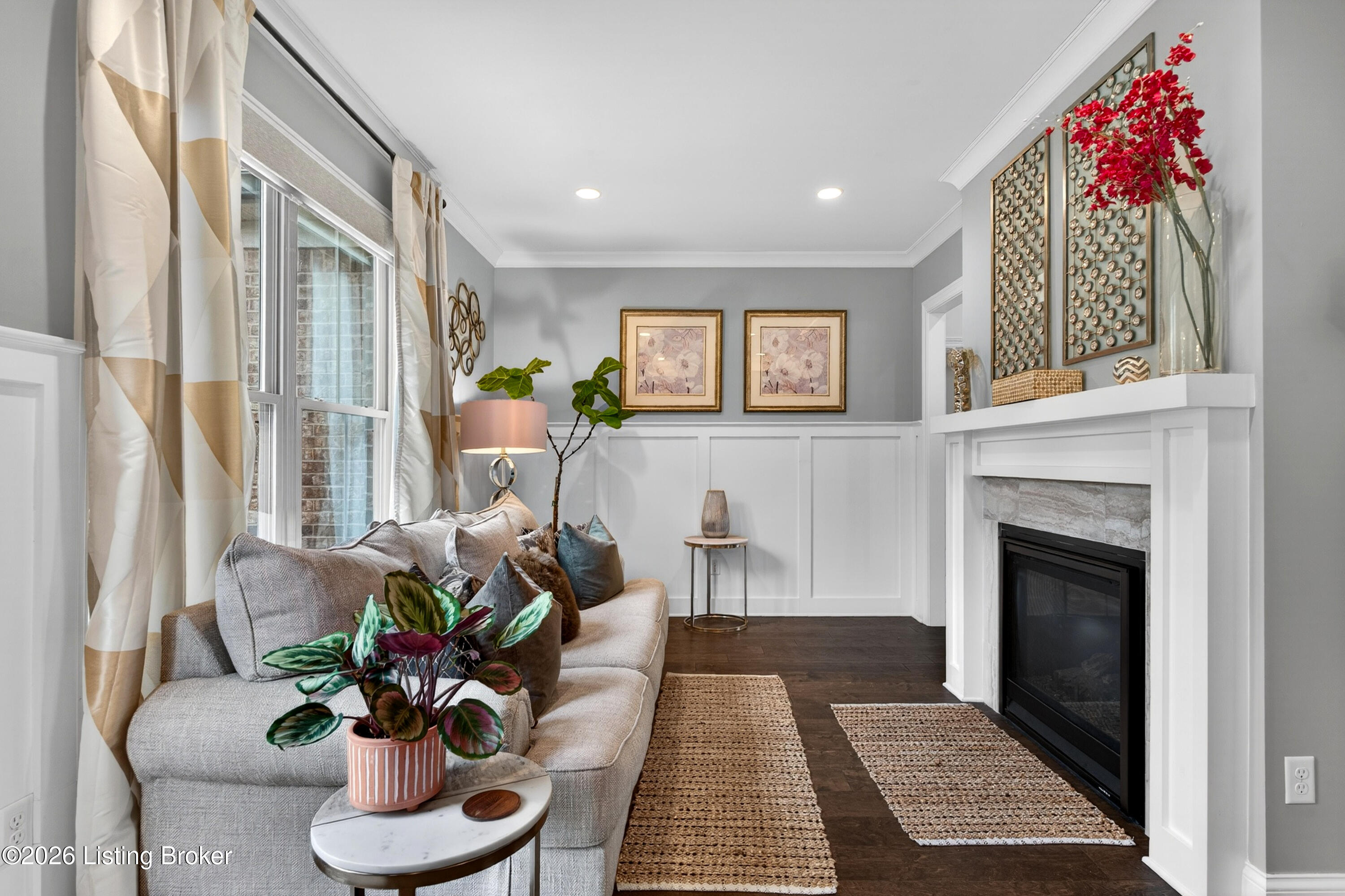 216 Locust Park Pl