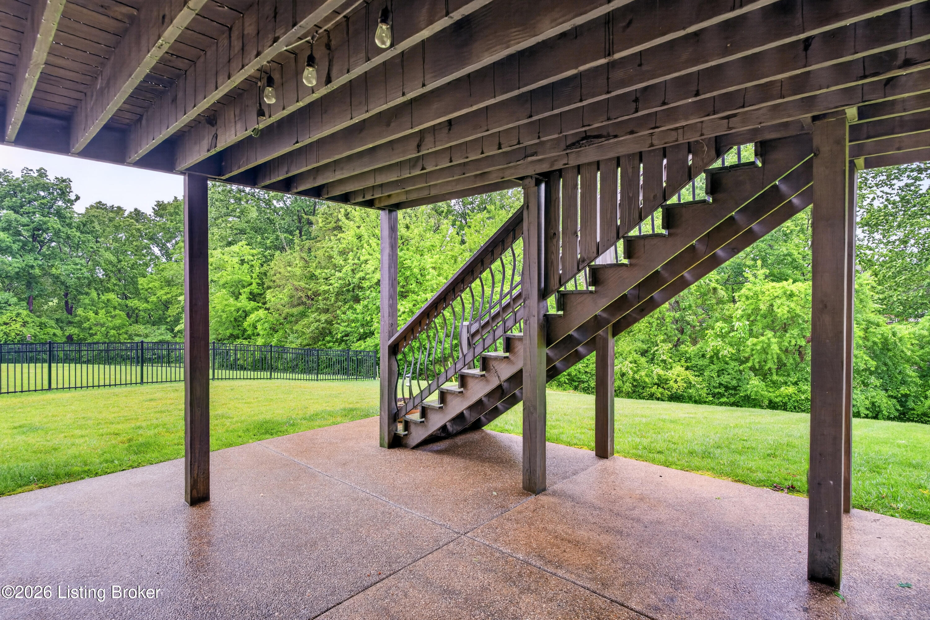 216 Locust Park Pl