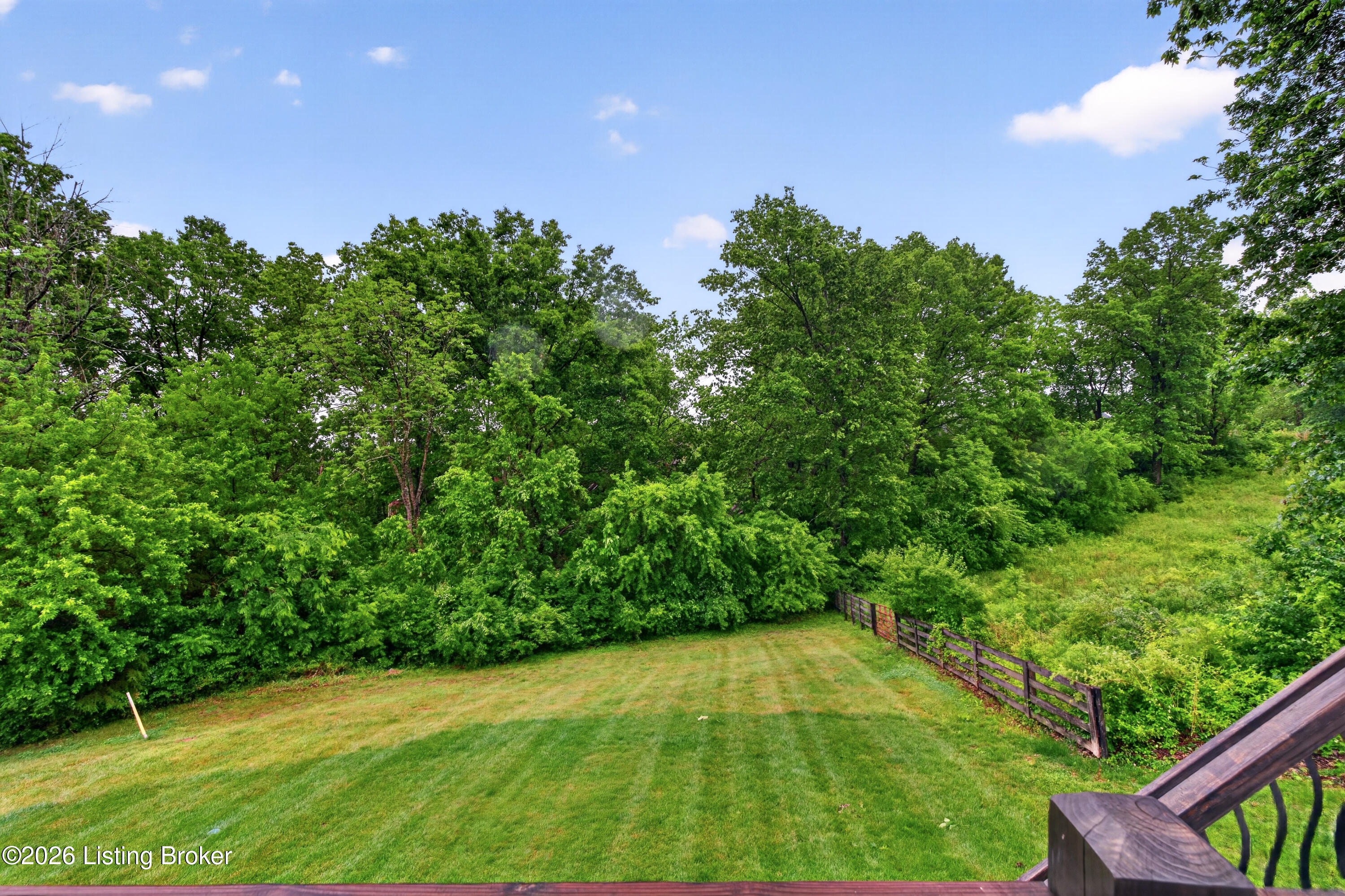 216 Locust Park Pl