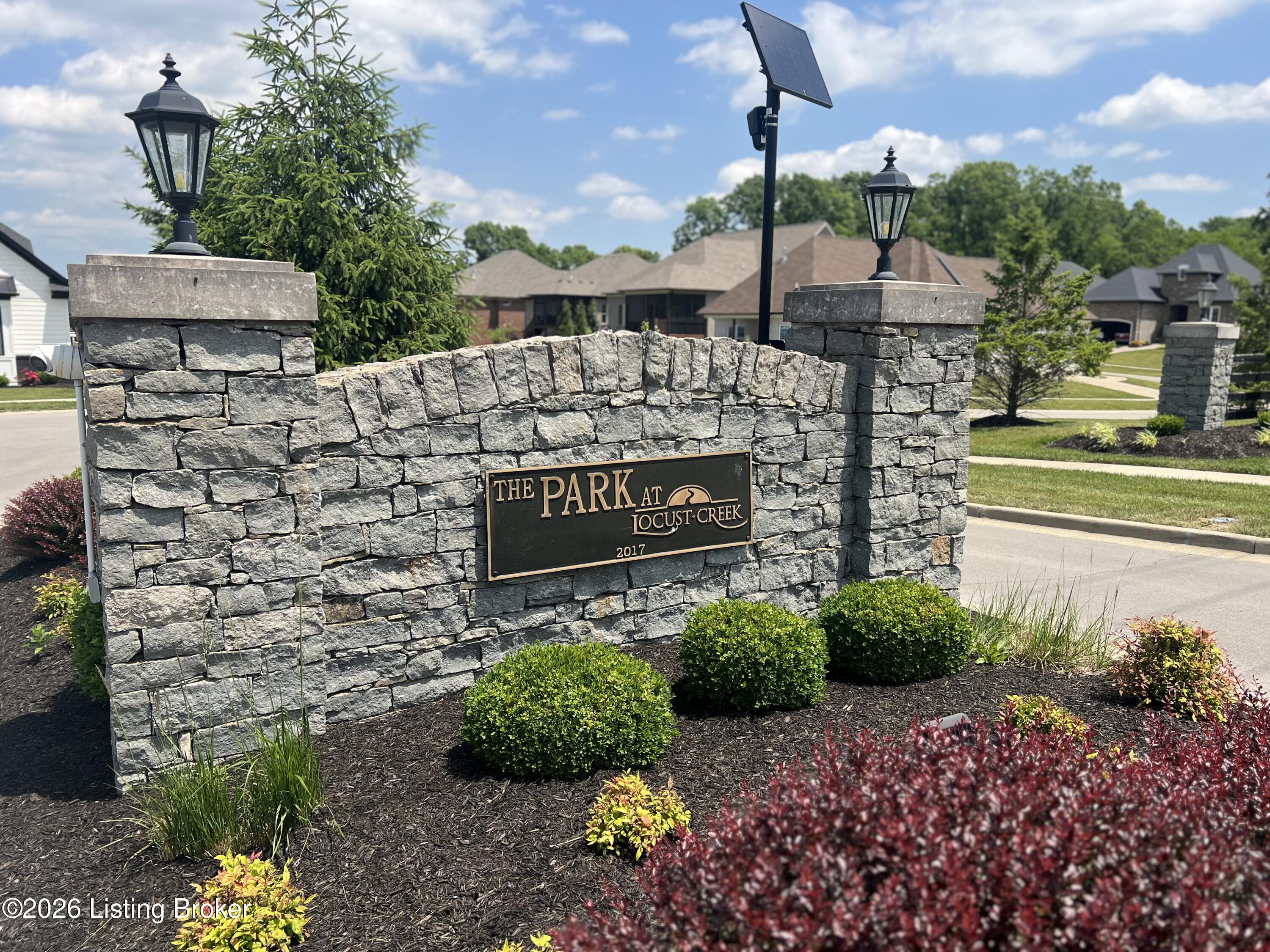 216 Locust Park Pl