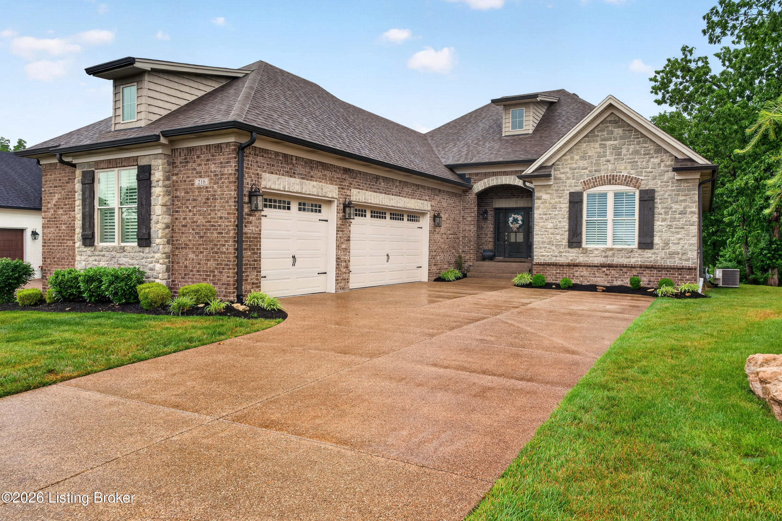 216 Locust Park Pl