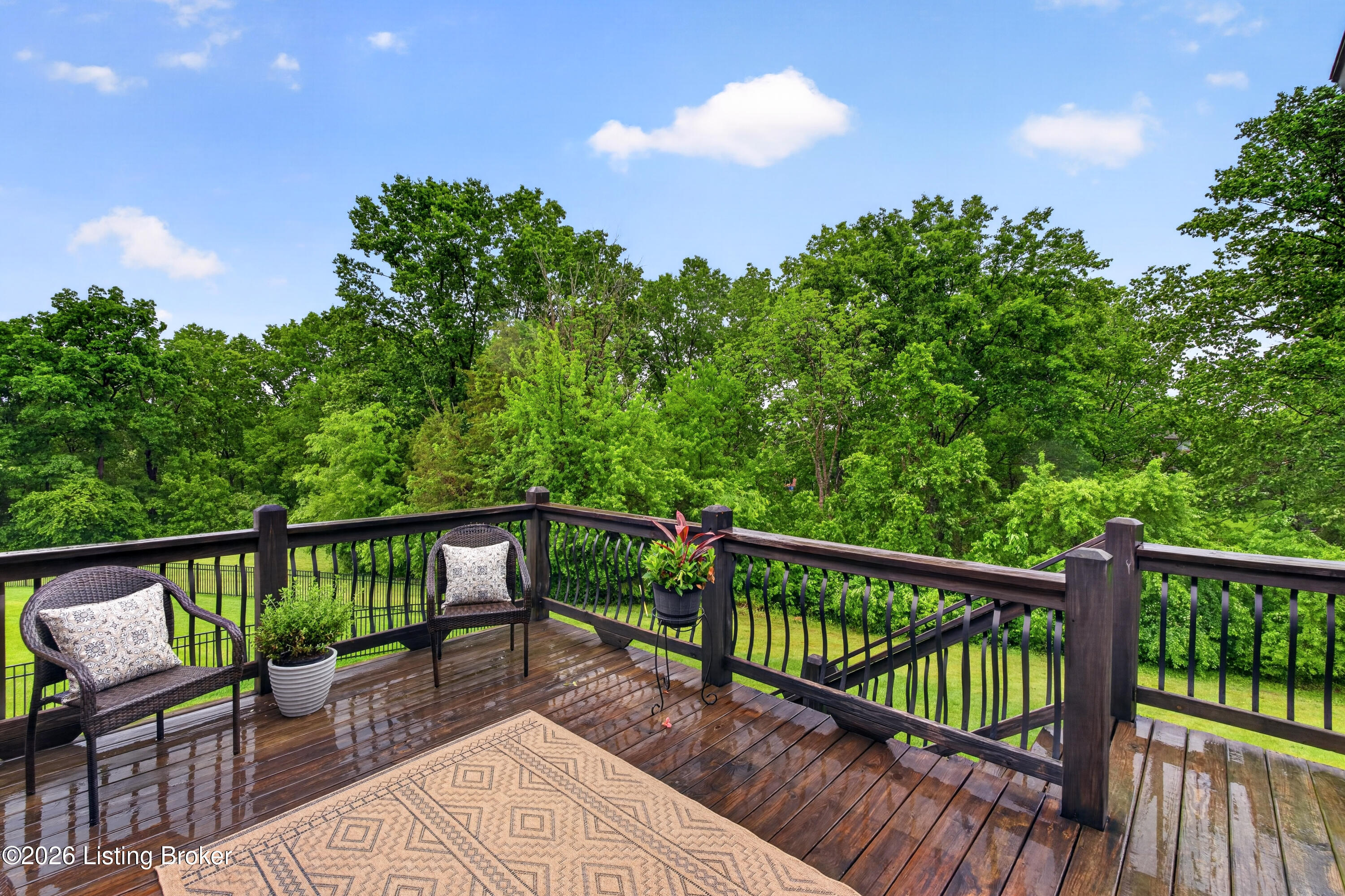216 Locust Park Pl