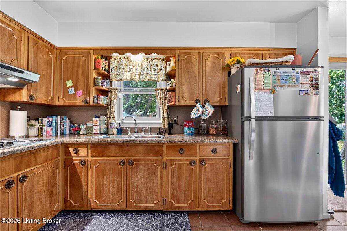 3911 Serene Way