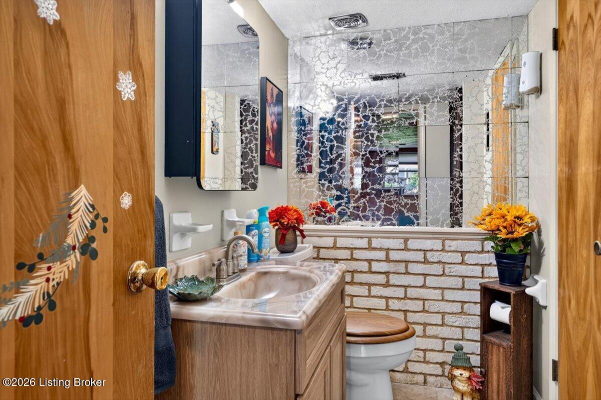 3911 Serene Way