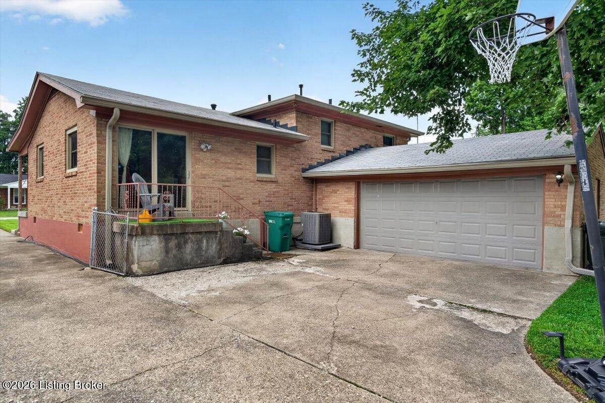 3911 Serene Way