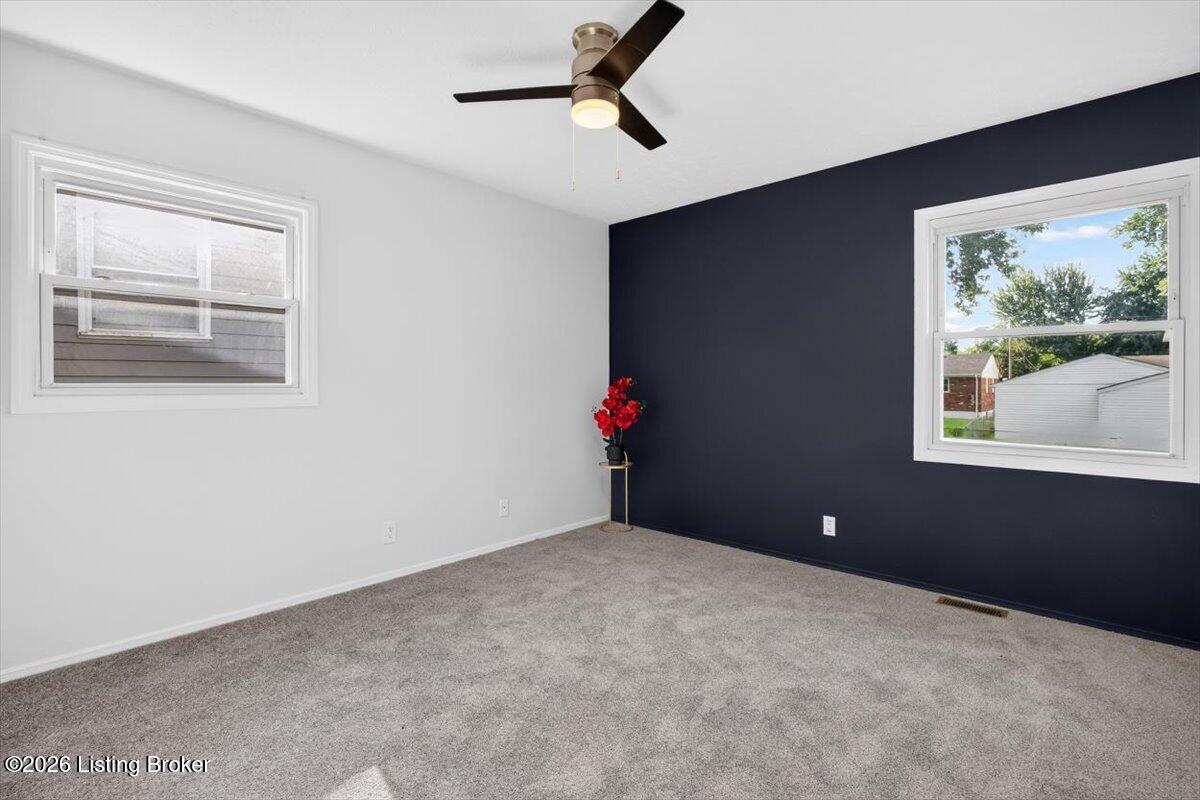 5212 Rookwood Ave