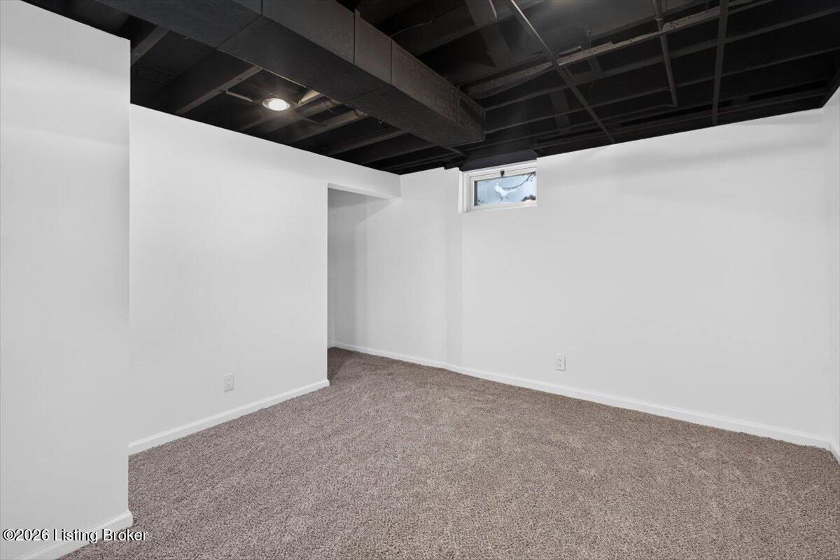 5212 Rookwood Ave