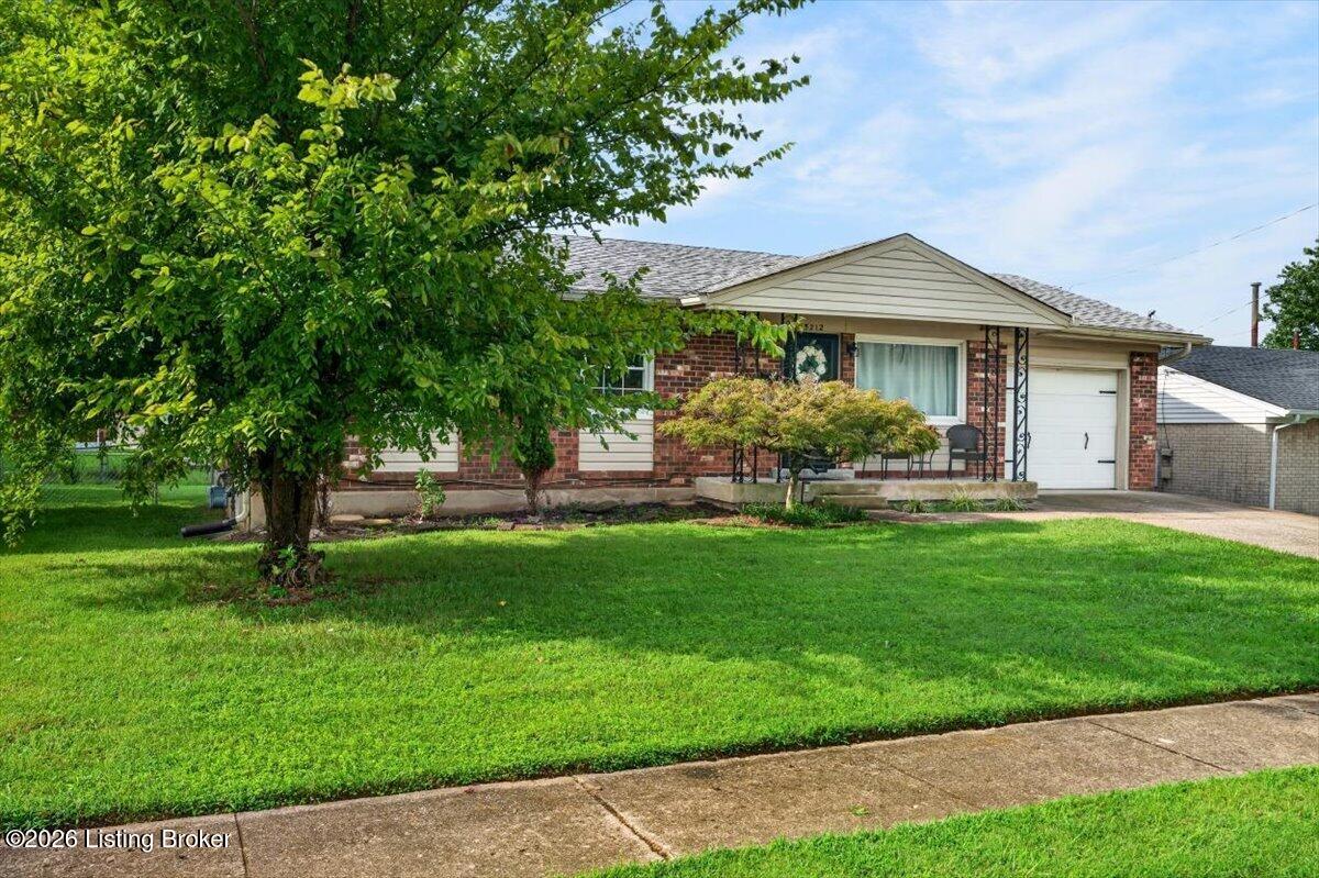 5212 Rookwood Ave