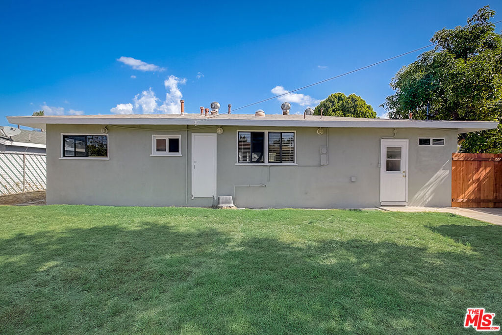 1411 ENCINO Avenue