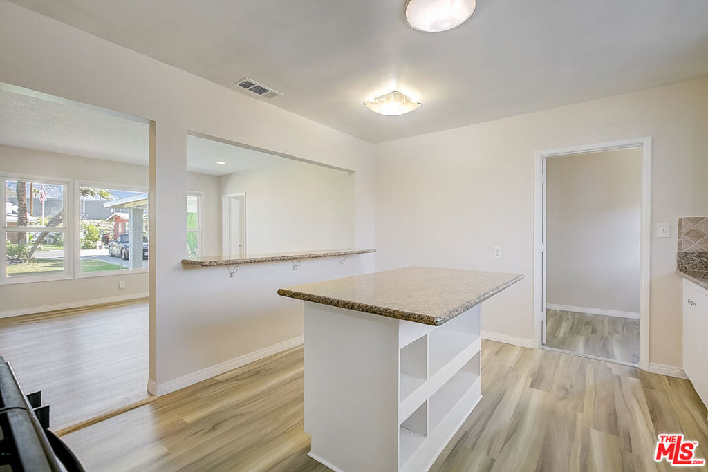 1411 ENCINO Avenue