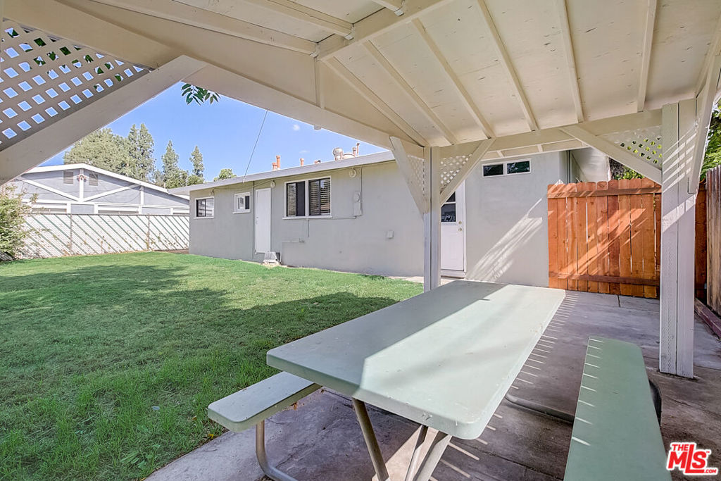 1411 ENCINO Avenue