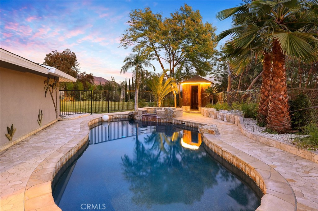647 FOXBROOK Drive