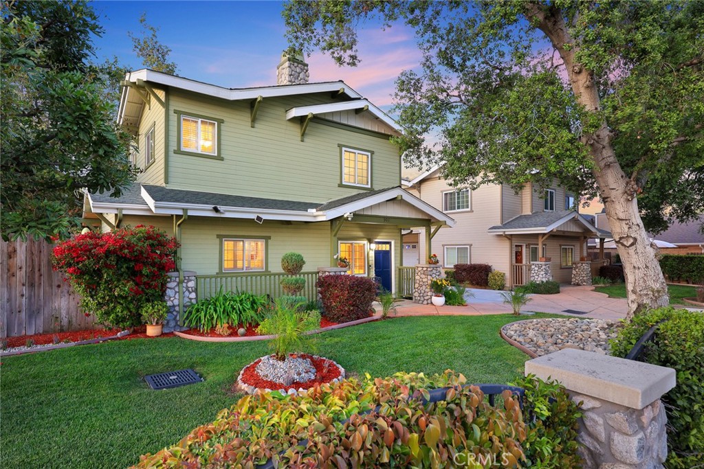 901 ROYAL OAKS Drive